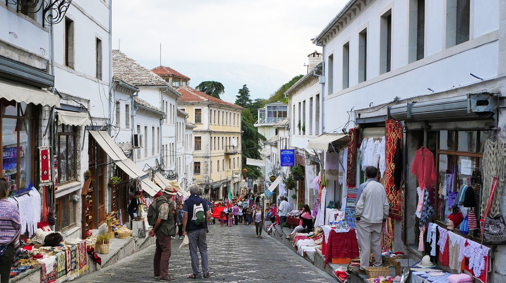 Shqiperia u vizitua nga 1.7 milione turiste te huaj vetem ne korrik
